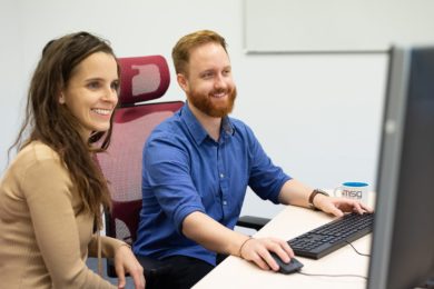 mladi-lide-ve-firme-msg-life