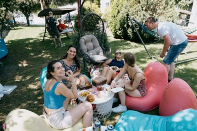 traveni-casu-s-kolegy-zahradni-party