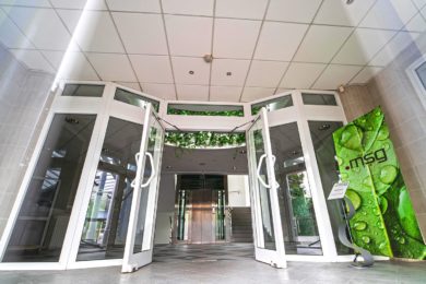 vchod-do-budovy-msg-life