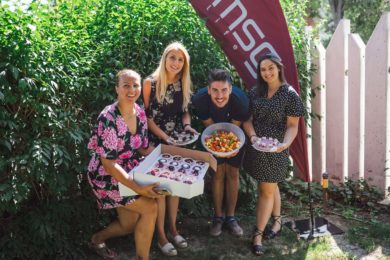 zahradni-party-se-skvelymi-kolegy